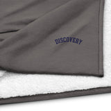 DISCOVERY "Collegiate" Premium sherpa blanket - Navy Embroidery on Heather Grey